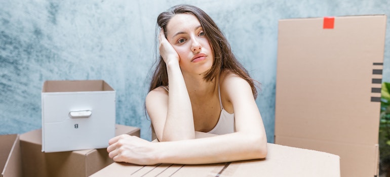 A woman planning the relocation.